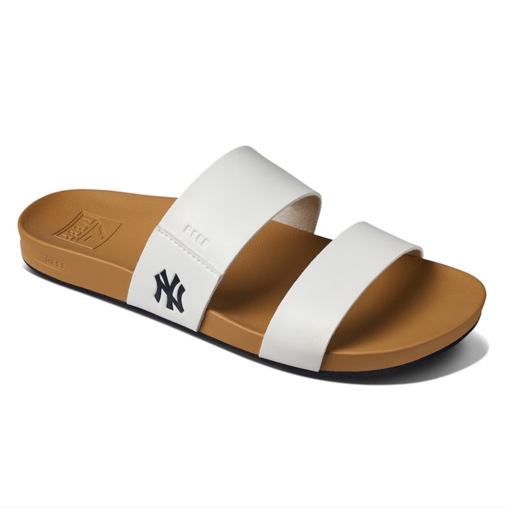 Yankees Reef Cushion Vista Sandals